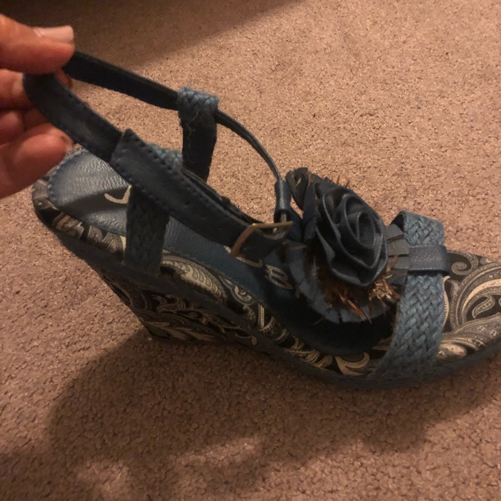 Demi blue sandals